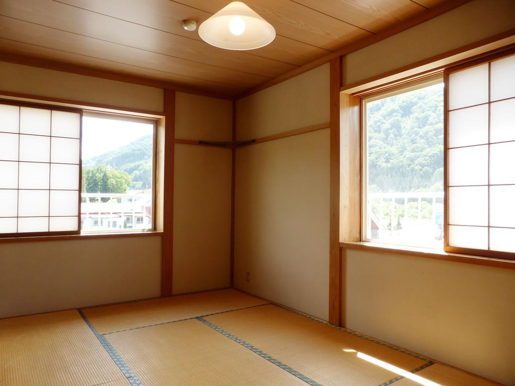 Kagura House Hotel Yuzawa  Buitenkant foto